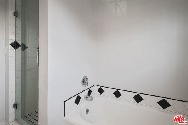 136 N. Sweetzer Avenue, No. 3/4