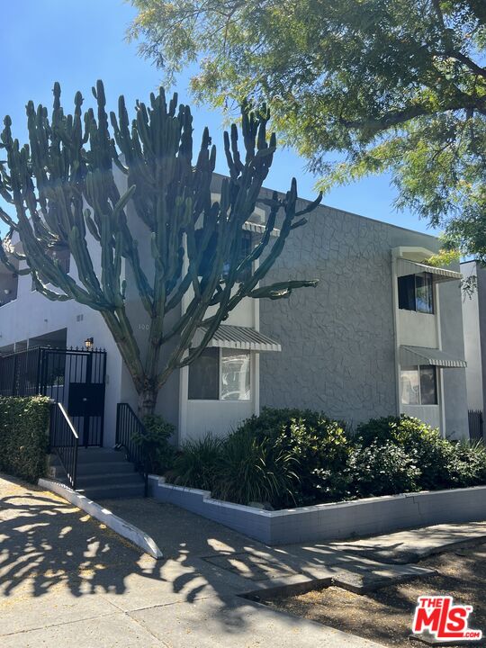 1006 Havenhurst Drive, No. 3