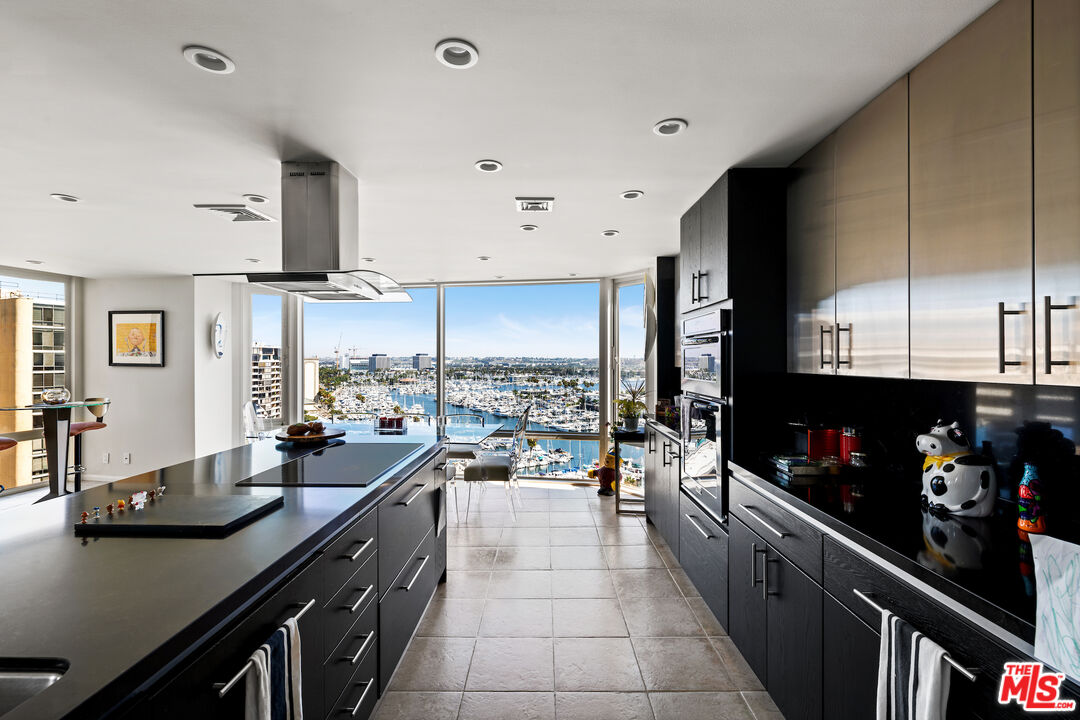 4265 Marina City Drive, Penthouse 15