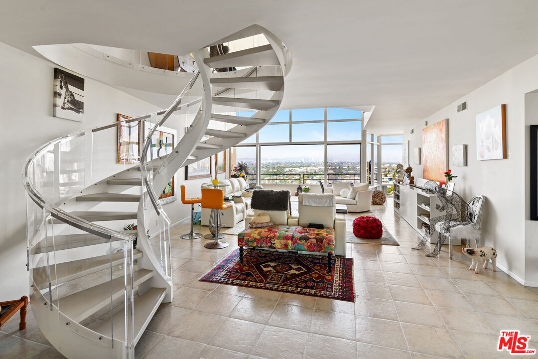 4265 Marina City Drive, Penthouse 15