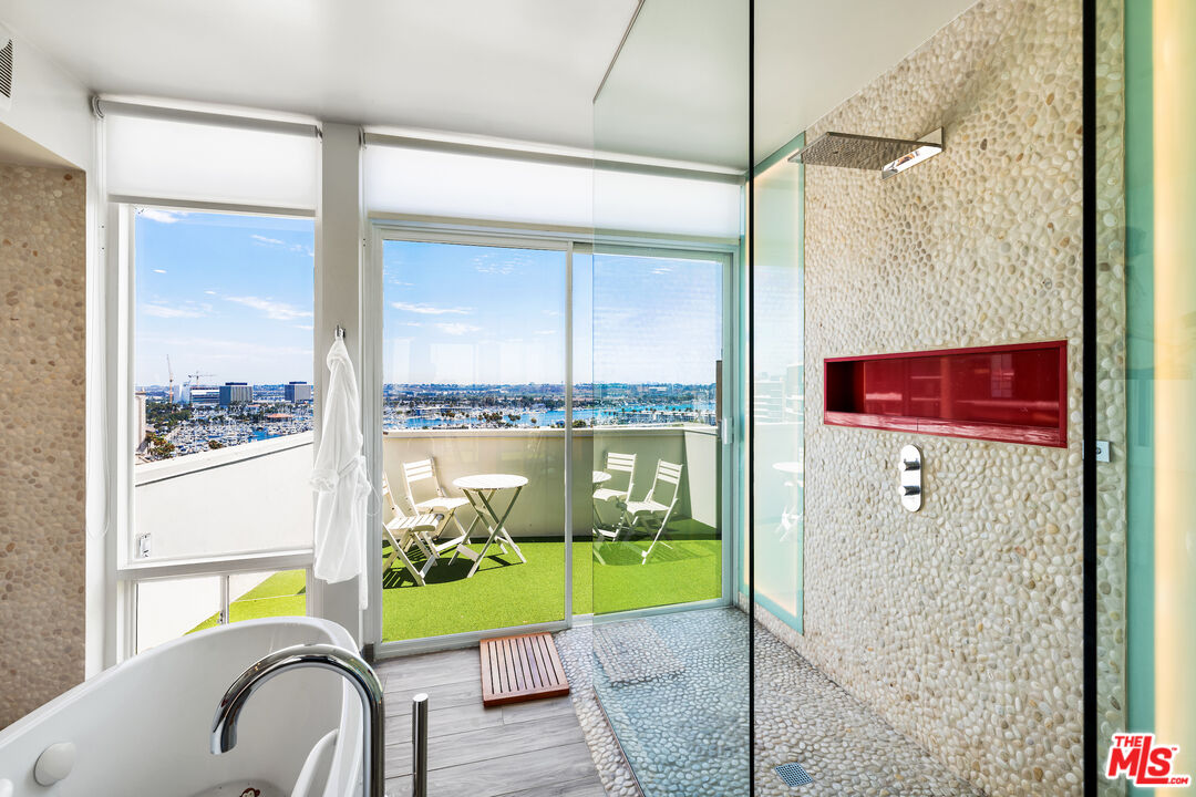 4265 Marina City Drive, Penthouse 15