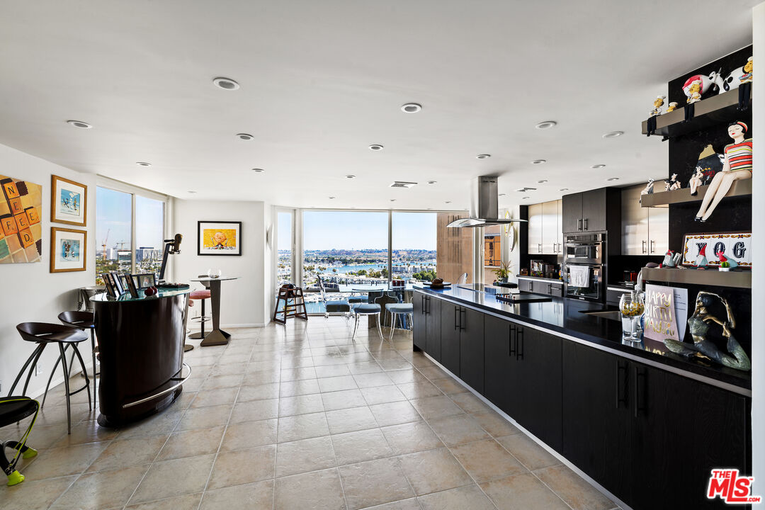 4265 Marina City Drive, Penthouse 15