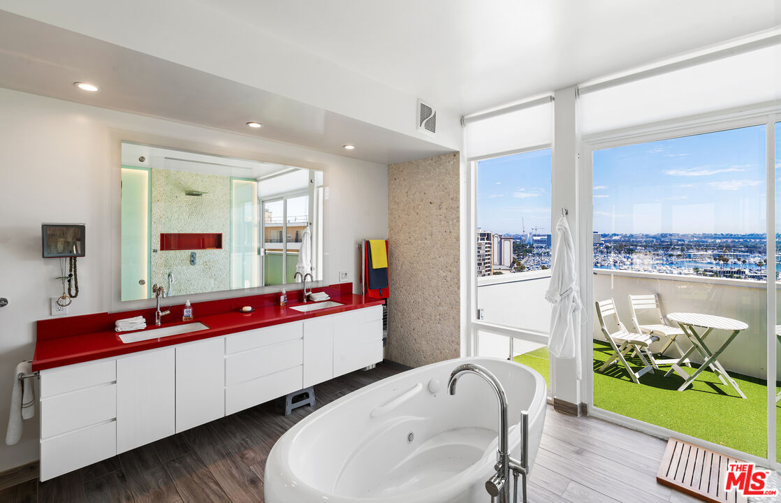 4265 Marina City Drive, Penthouse 15