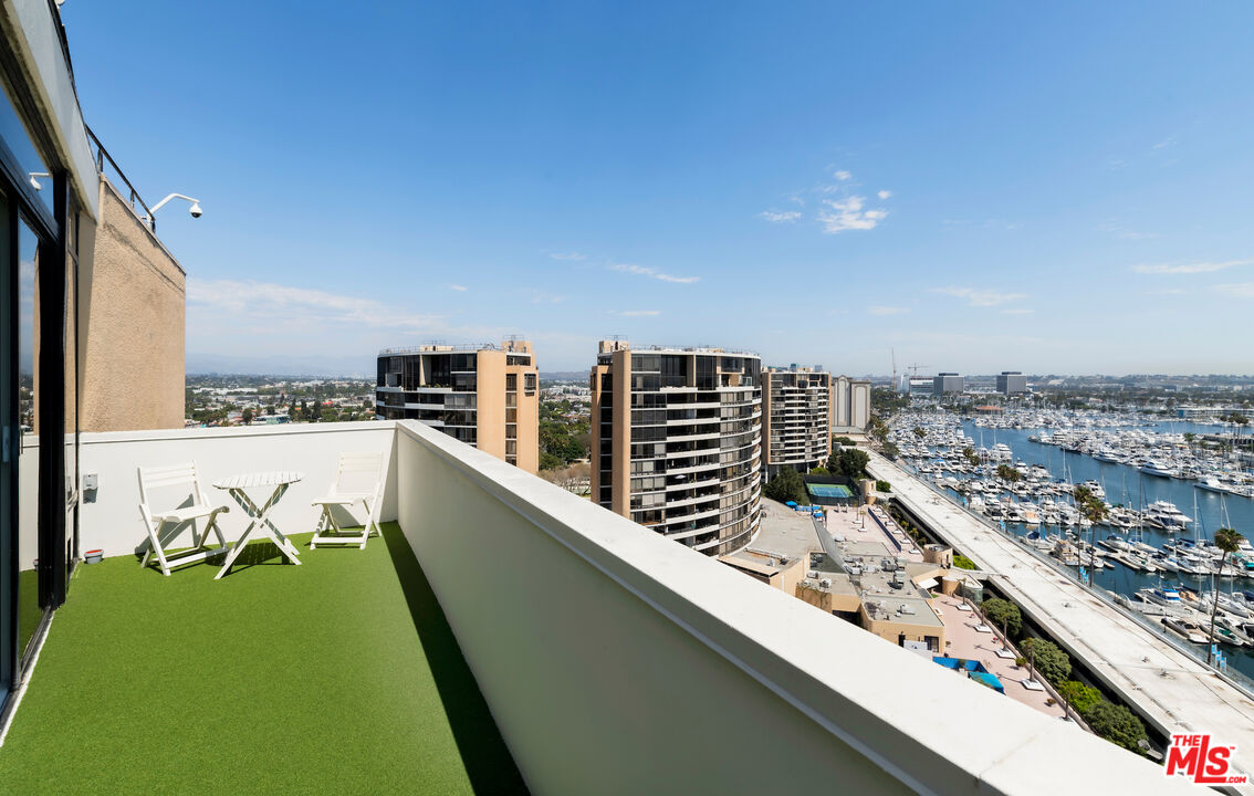 4265 Marina City Drive, Penthouse 15