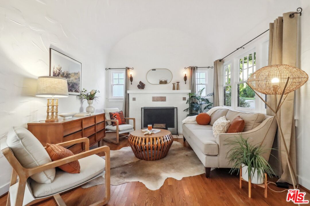 2529 Devonshire Ln