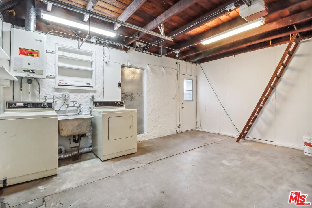 2529 Devonshire Ln