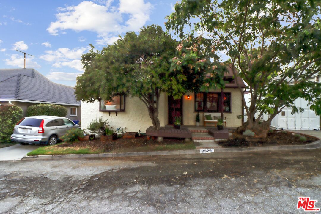 2529 Devonshire Ln
