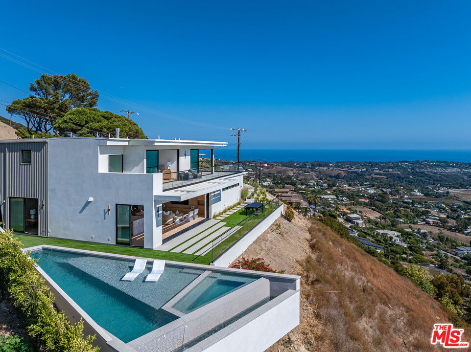 5269 Horizon Drive