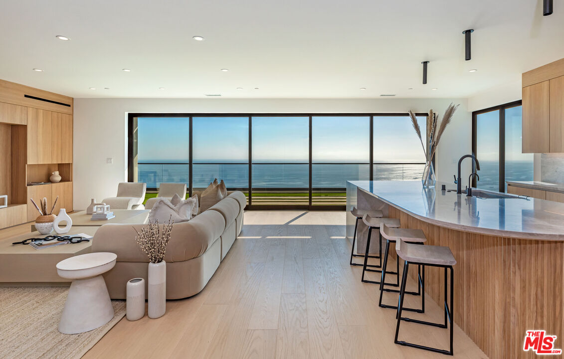 5269 Horizon Drive