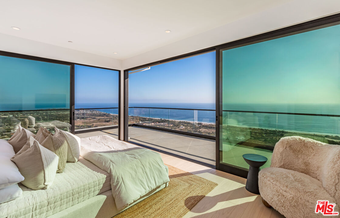 5269 Horizon Drive