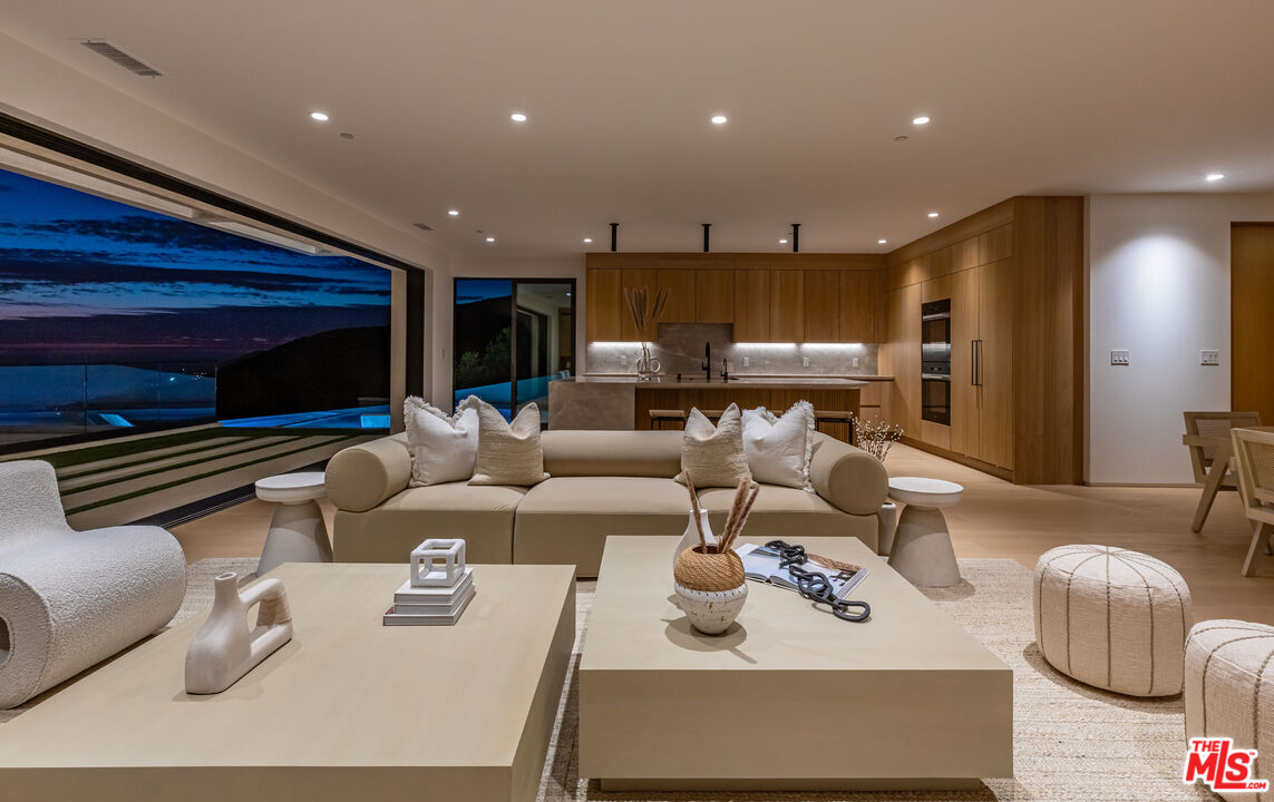 5269 Horizon Drive