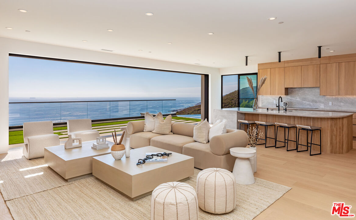 5269 Horizon Drive