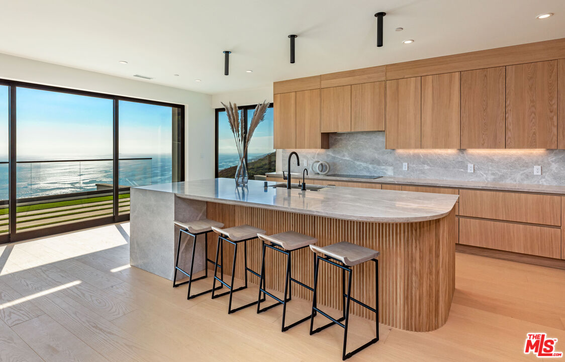 5269 Horizon Drive