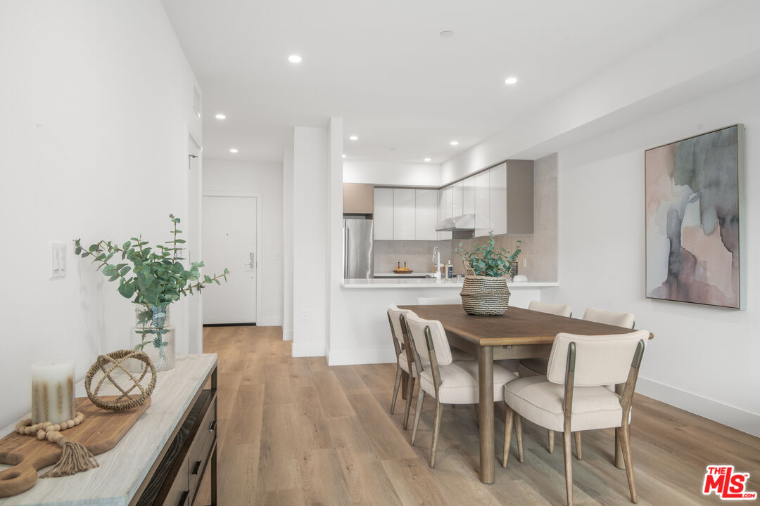 8326 Blackburn Ave Unit: Unit #403