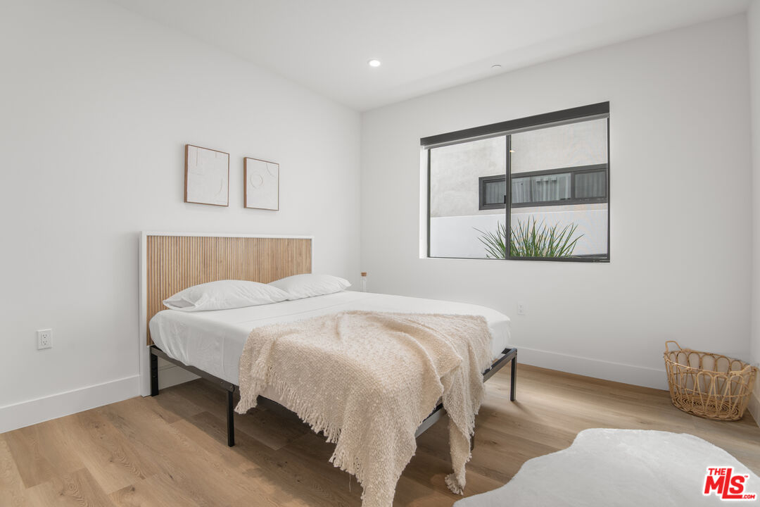 8326 Blackburn Ave Unit: Unit #403