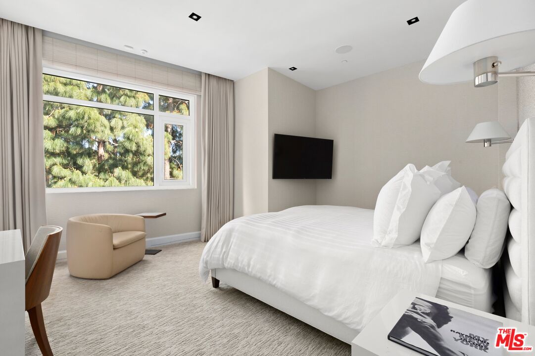 1 W. Century Drive, Townhouse A