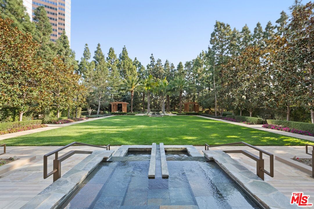 1 W. Century Drive, Townhouse A