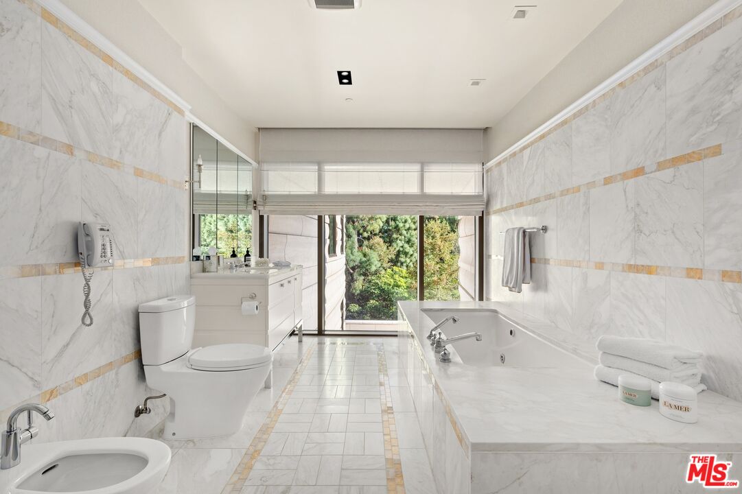 1 W. Century Drive, Townhouse A