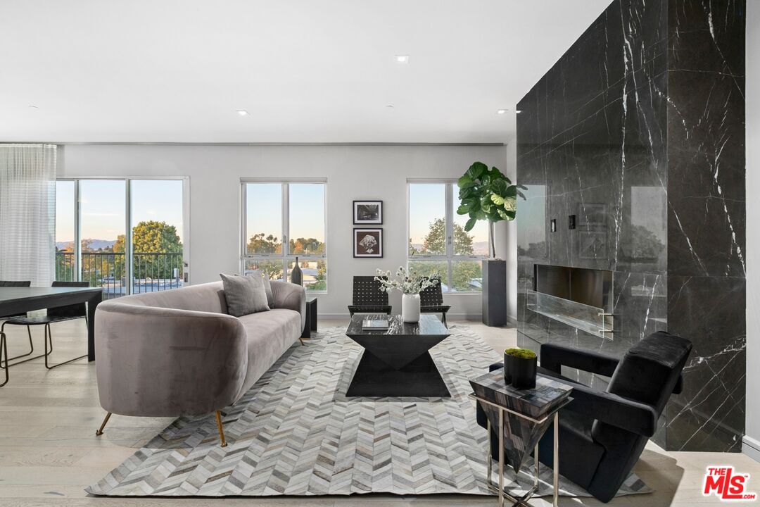 2391 Roscomare Road, No. 301