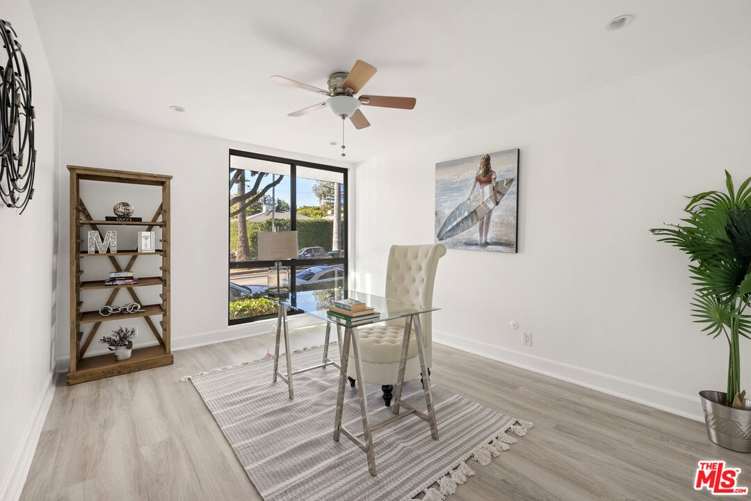 906 N. Doheny Drive, No. 305