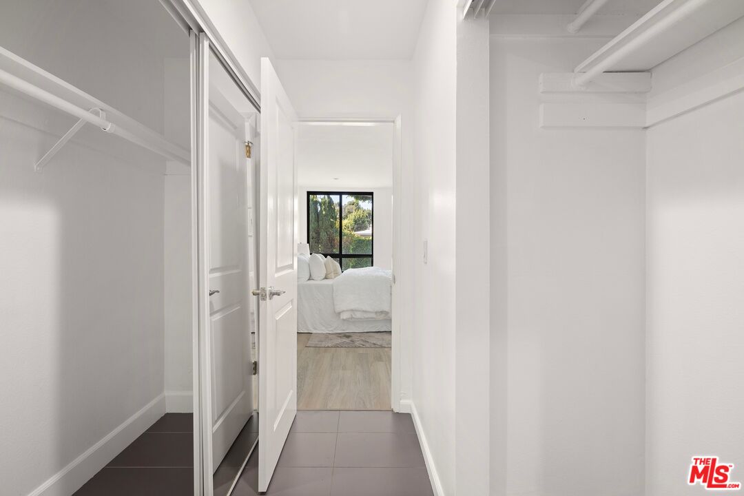 906 N. Doheny Drive, No. 305