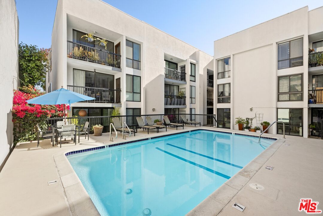 906 N. Doheny Drive, No. 305