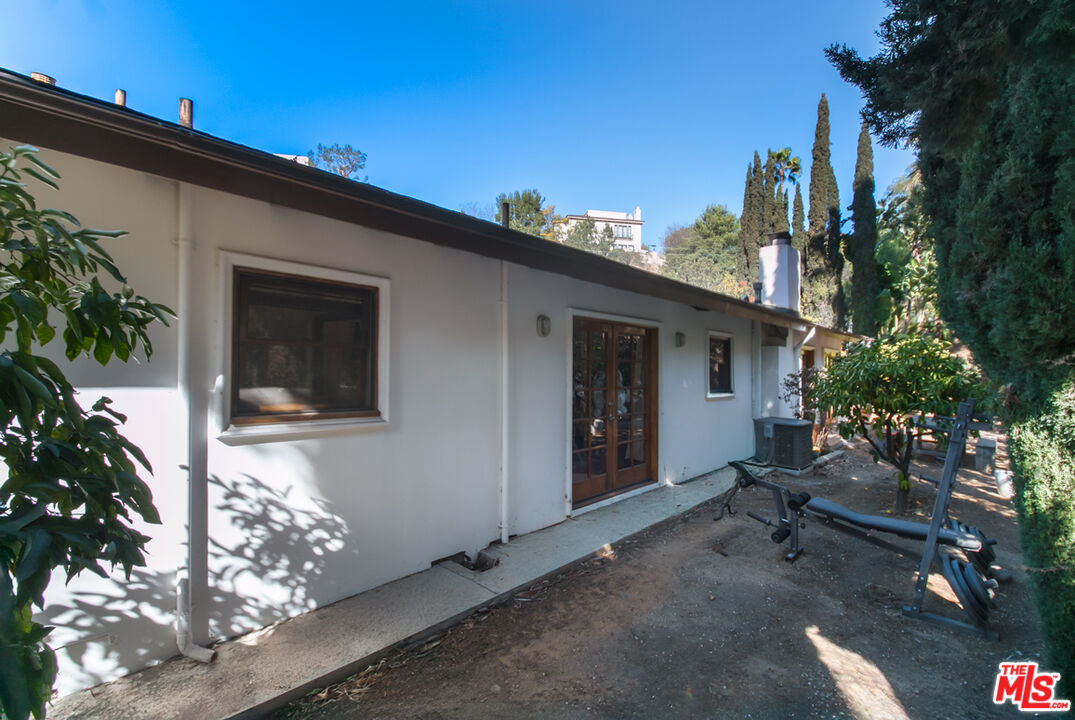 2430 Coldwater Canyon Drive