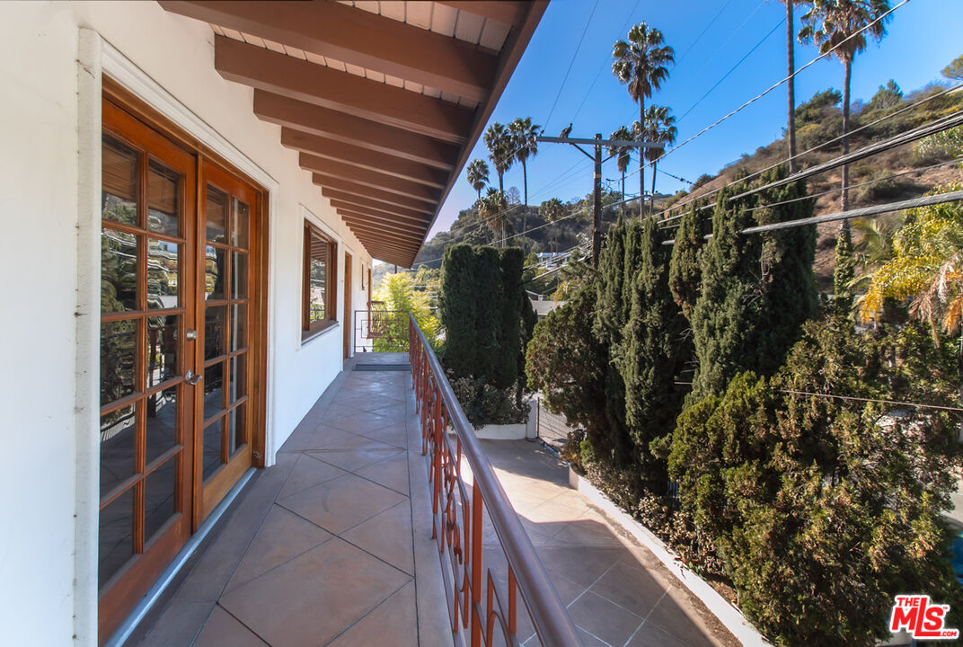 2430 Coldwater Canyon Drive