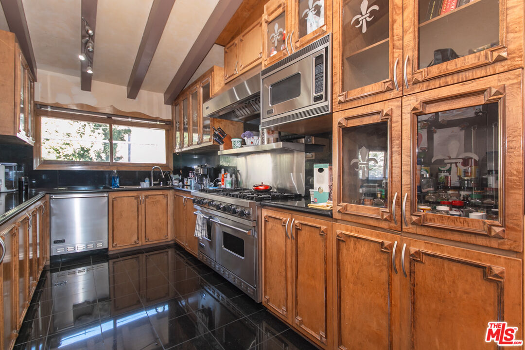 2430 Coldwater Canyon Drive