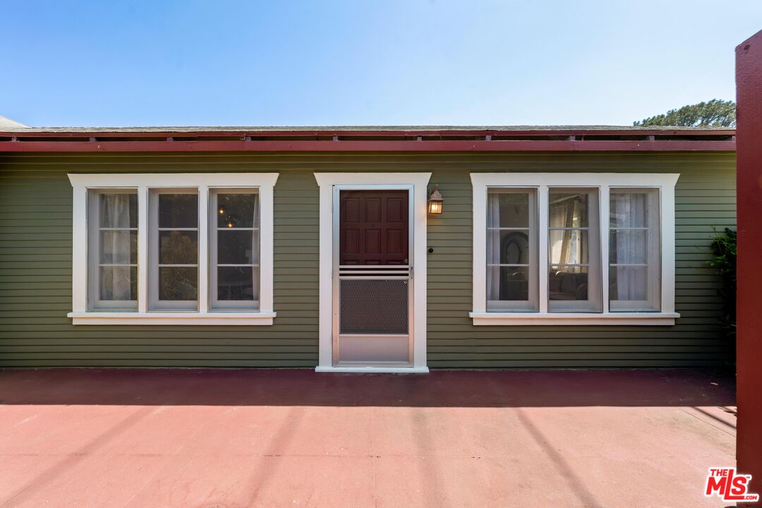 2140 N. Gower Street