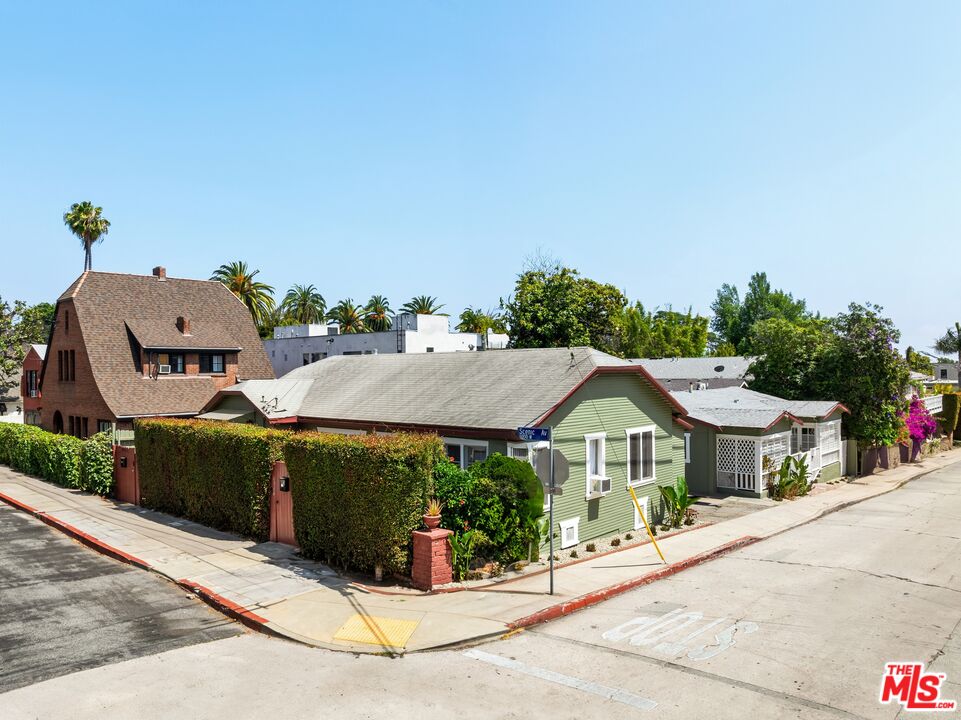 2140 N. Gower Street