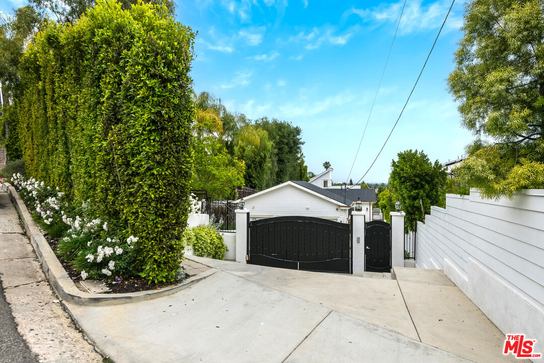 14539 Valley Vista Boulevard