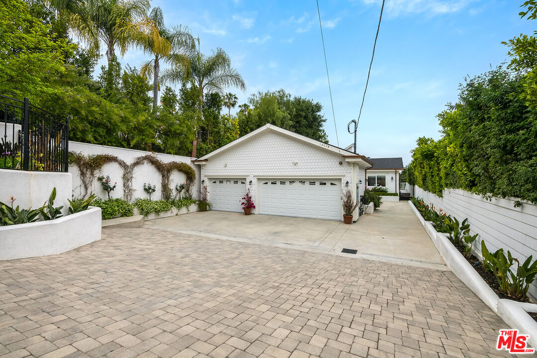 14539 Valley Vista Boulevard