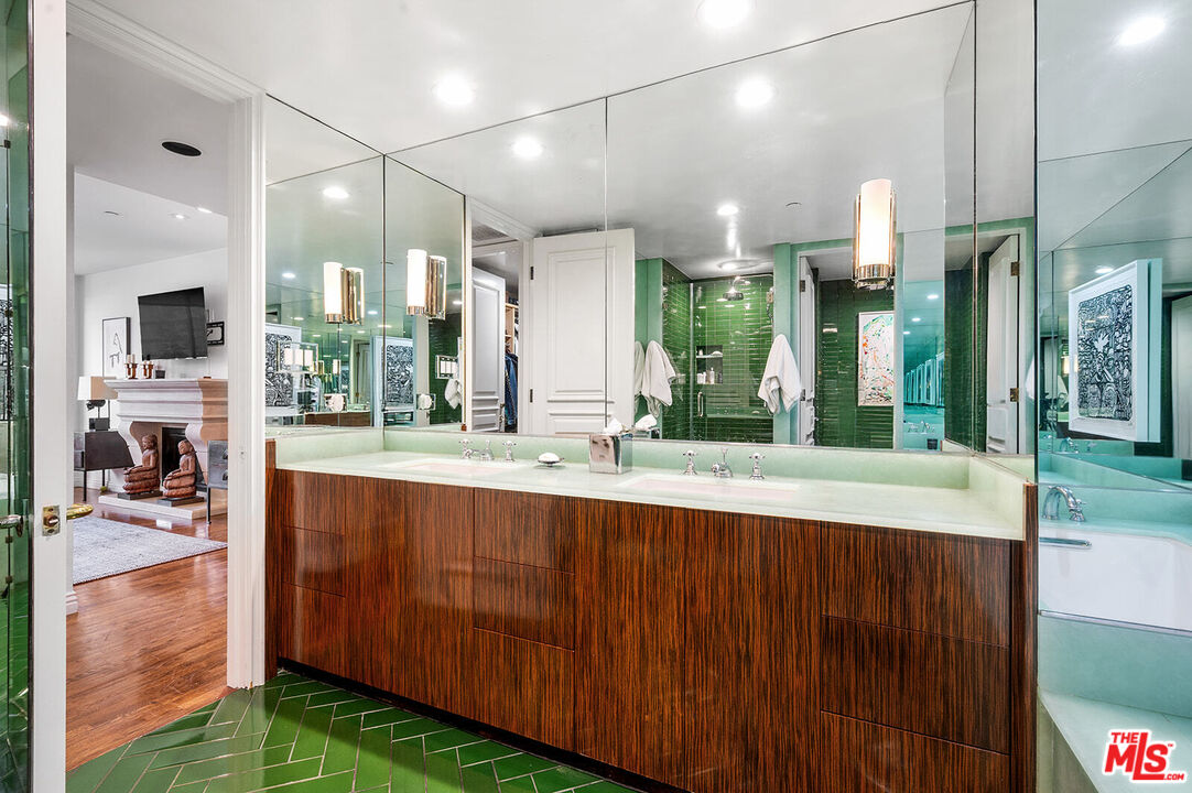 10601 Wilshire Blvd Unit: 403