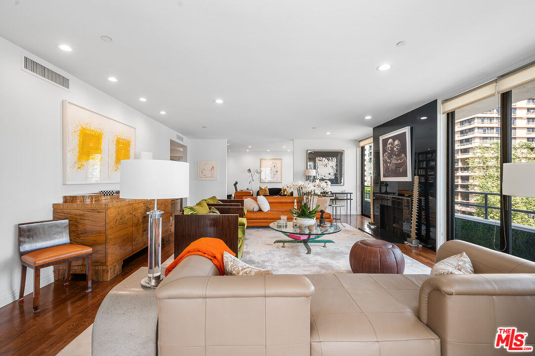 10601 Wilshire Blvd Unit: 403