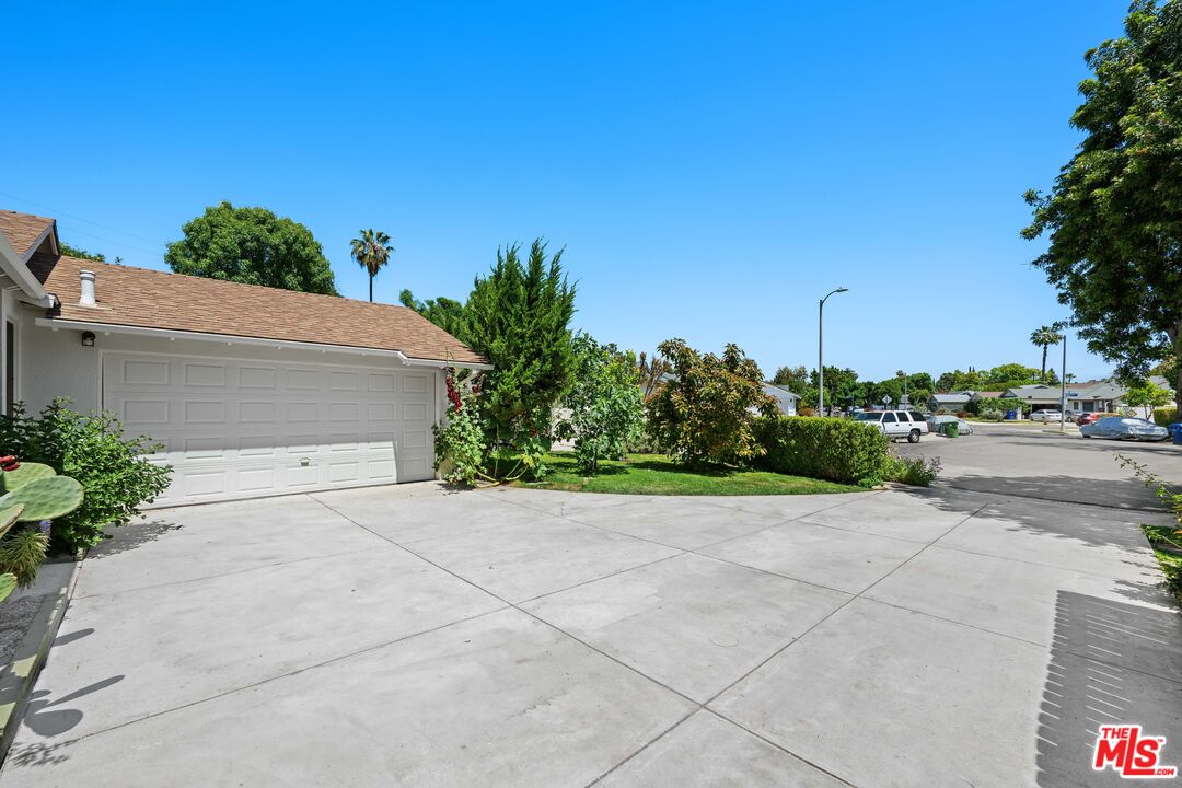 6827 Bianca Avenue