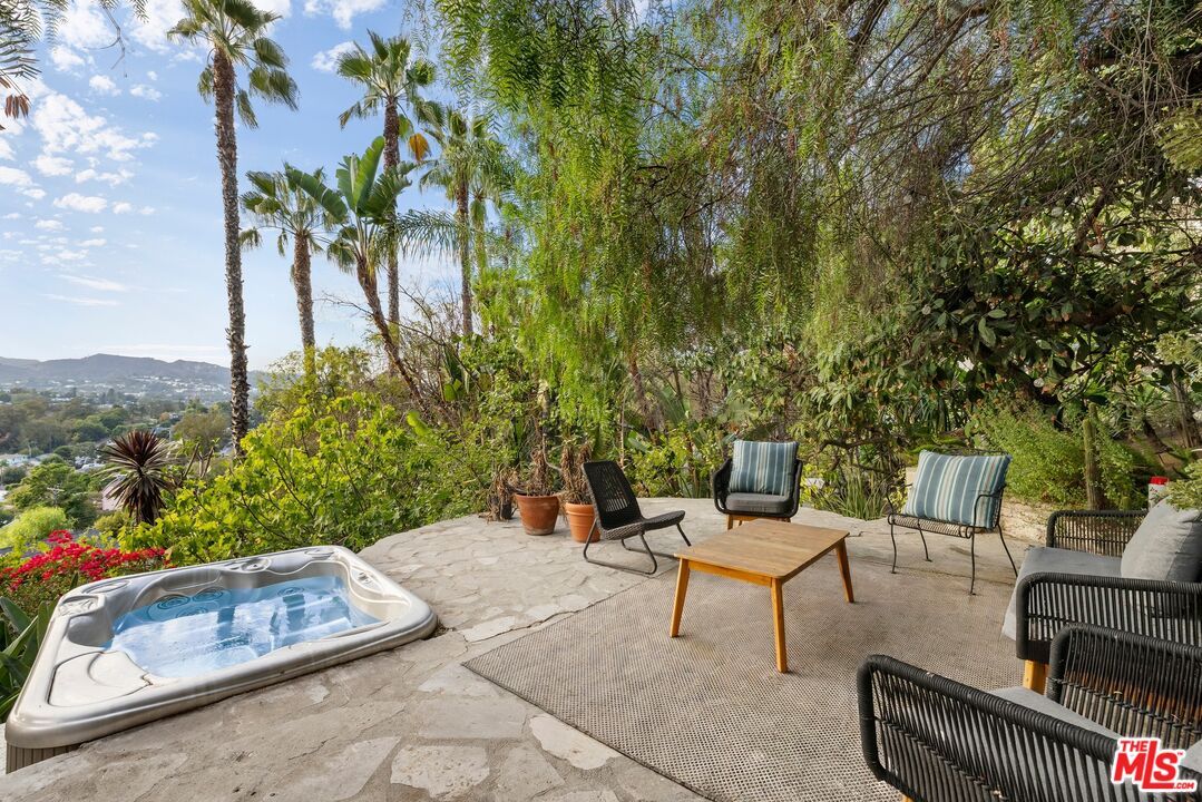 2303 Hidalgo Avenue