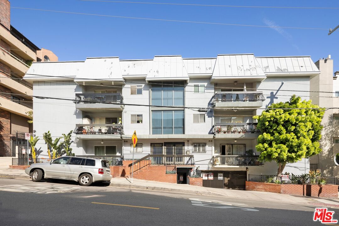 1734 N. Fuller Avenue, No. 209