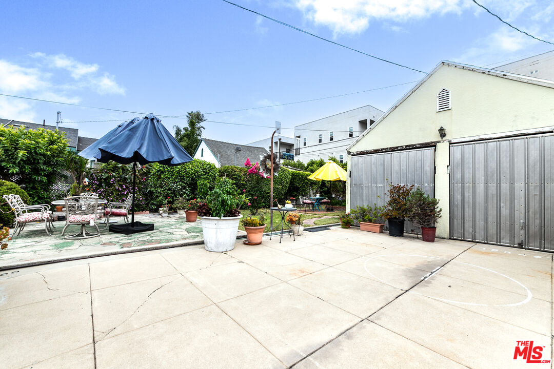 1841 Clyde Ave