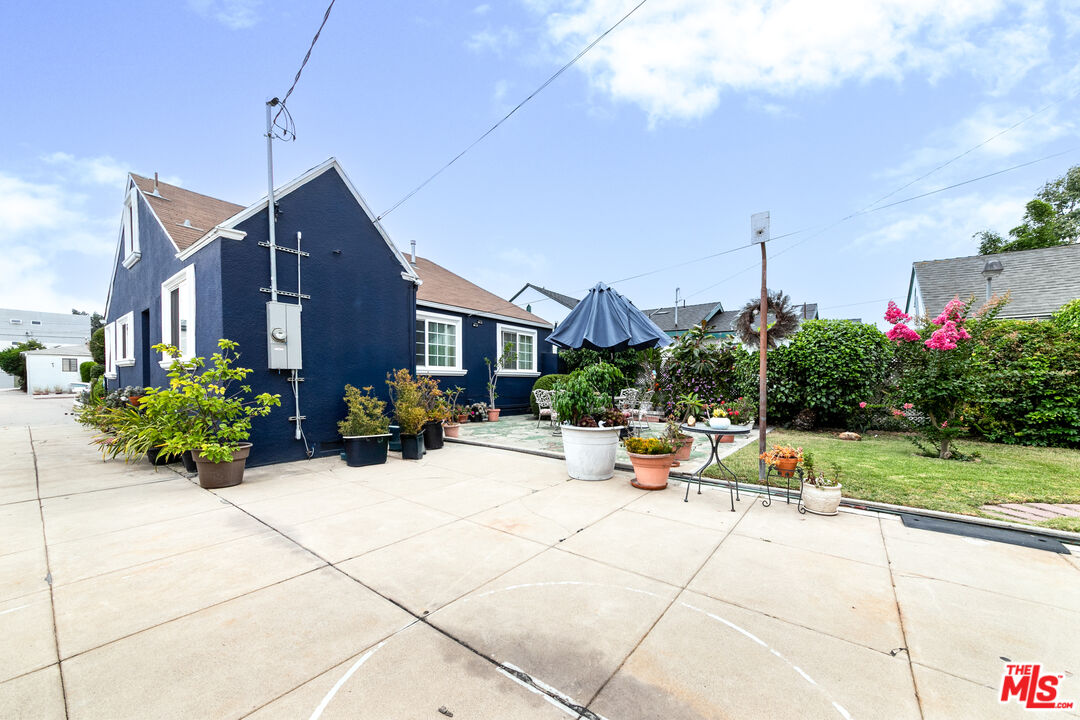 1841 Clyde Ave
