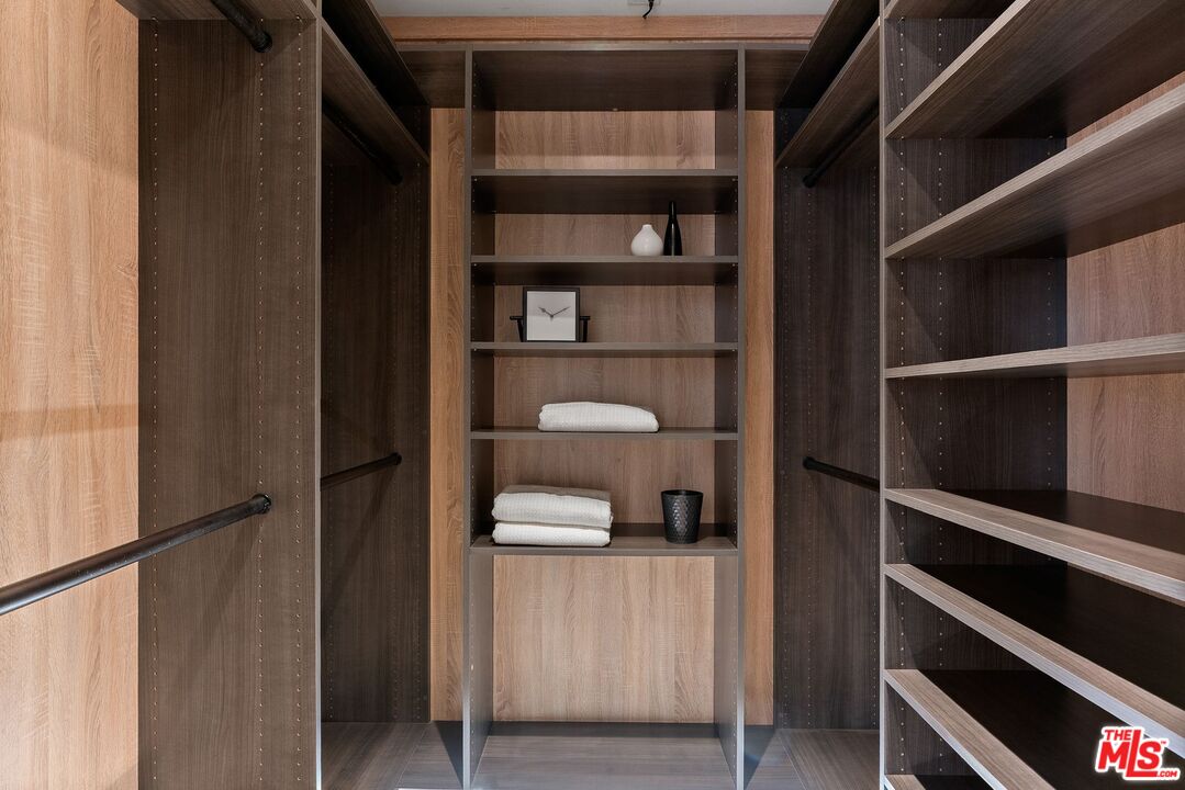 1030 N Kings Rd Unit: 306