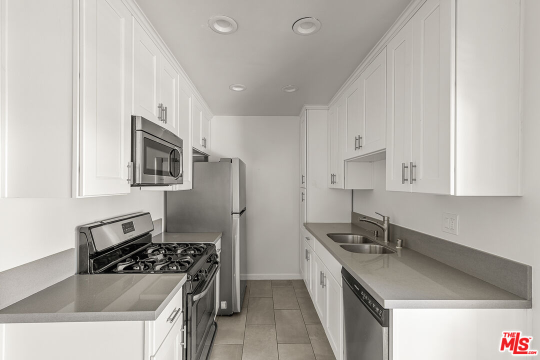 1006 Havenhurst Drive, No. 1