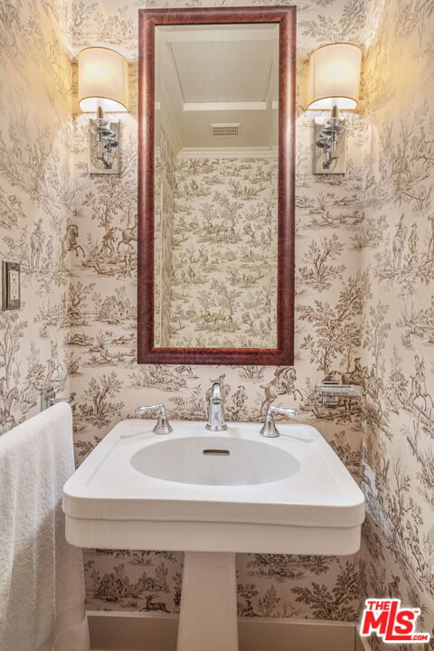 409 S. Highland Avenue