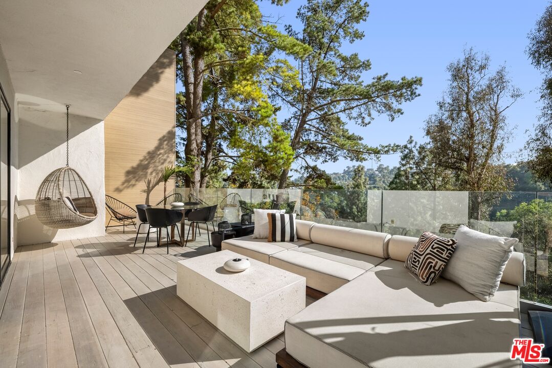 8583 Skyline Drive