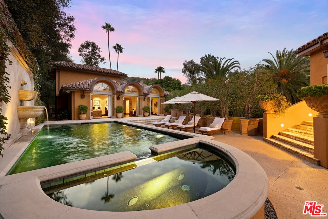 2719 Benedict Canyon Drive