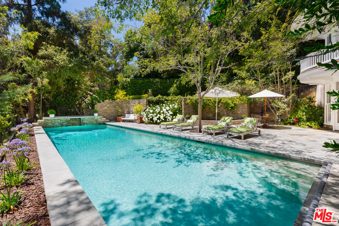 2041 Mandeville Canyon Road