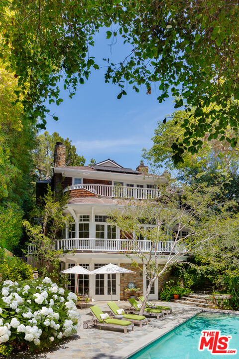 2041 Mandeville Canyon Road