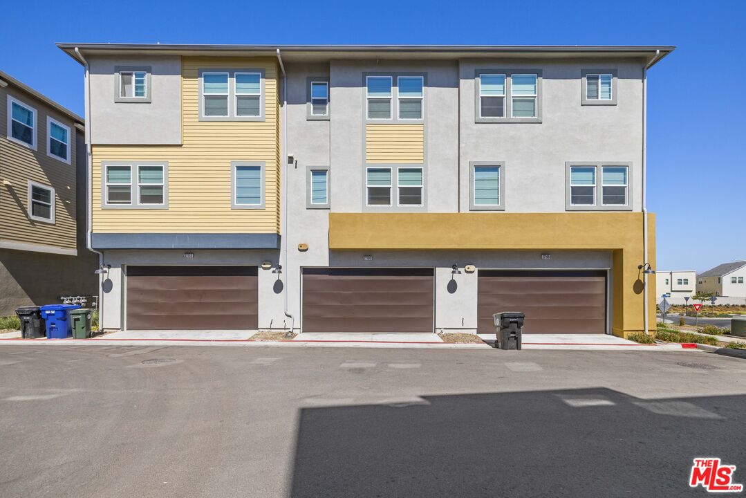27109 Valley Oak Place
