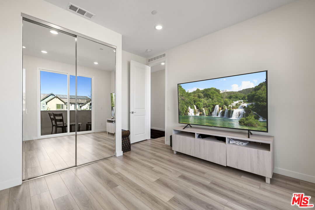 27109 Valley Oak Place