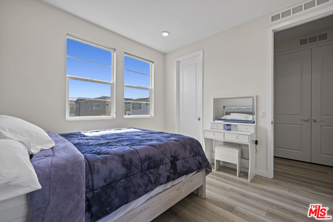 27109 Valley Oak Place